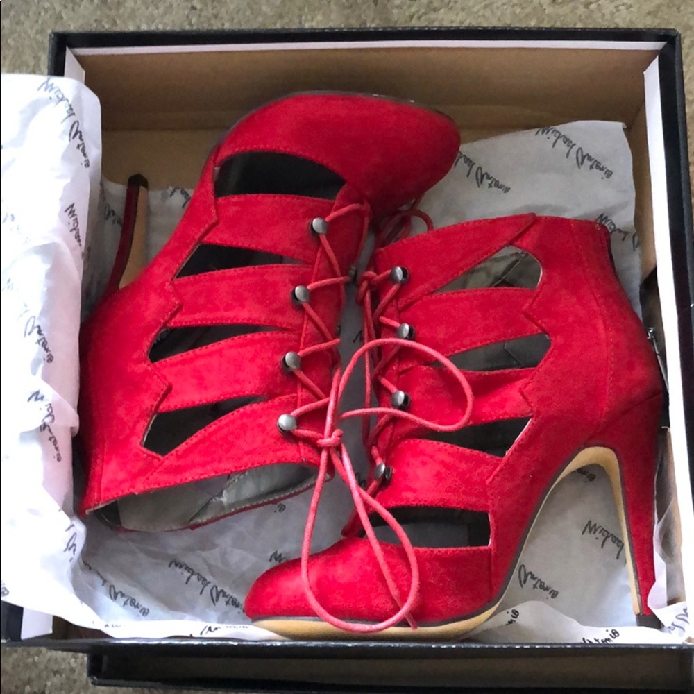 Red lace up heels NEW